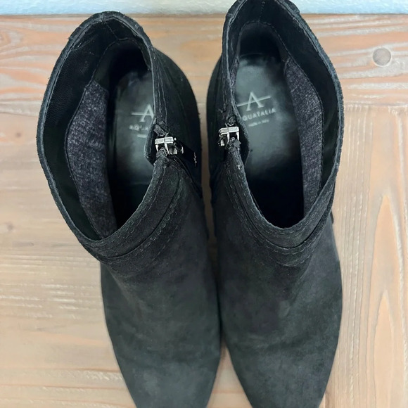 Aquatalia Suede Black Ankle Booties Made in Italy Size 9 1/2 GUC - Picture 3 of 9